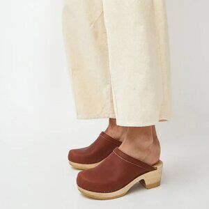 No. 6 Old School Clog on Mid Heel in Bourbon